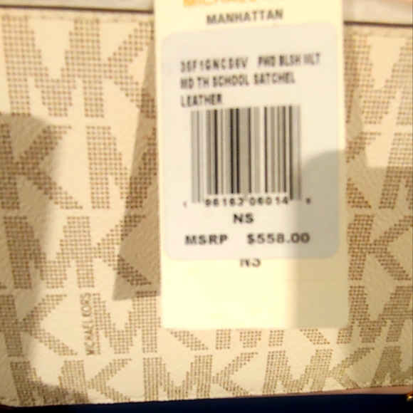 Micheal Kors pink & beige purse - Picture 4 of 5